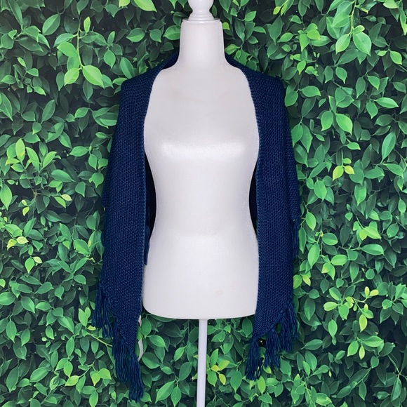 ANN TAYLOR LOFT NAVY BLUE KNIT SHAWL W/ TASSELS · NWT - Picture 2 of 4